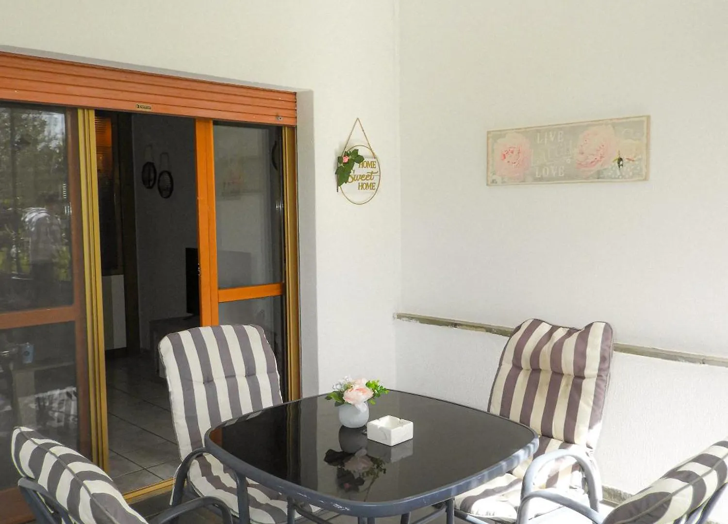 Delmare Manchy'S Summer Oasis Skala Fourkas